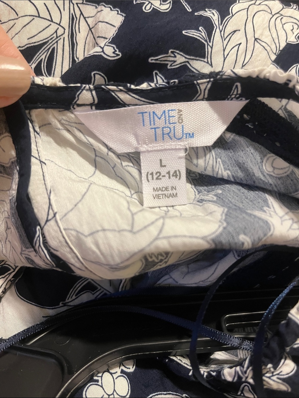 NWT! Time & Tru Navy and White Floral Tiered Long-Sleeve Dress. Size Large. - Picture 6 of 6